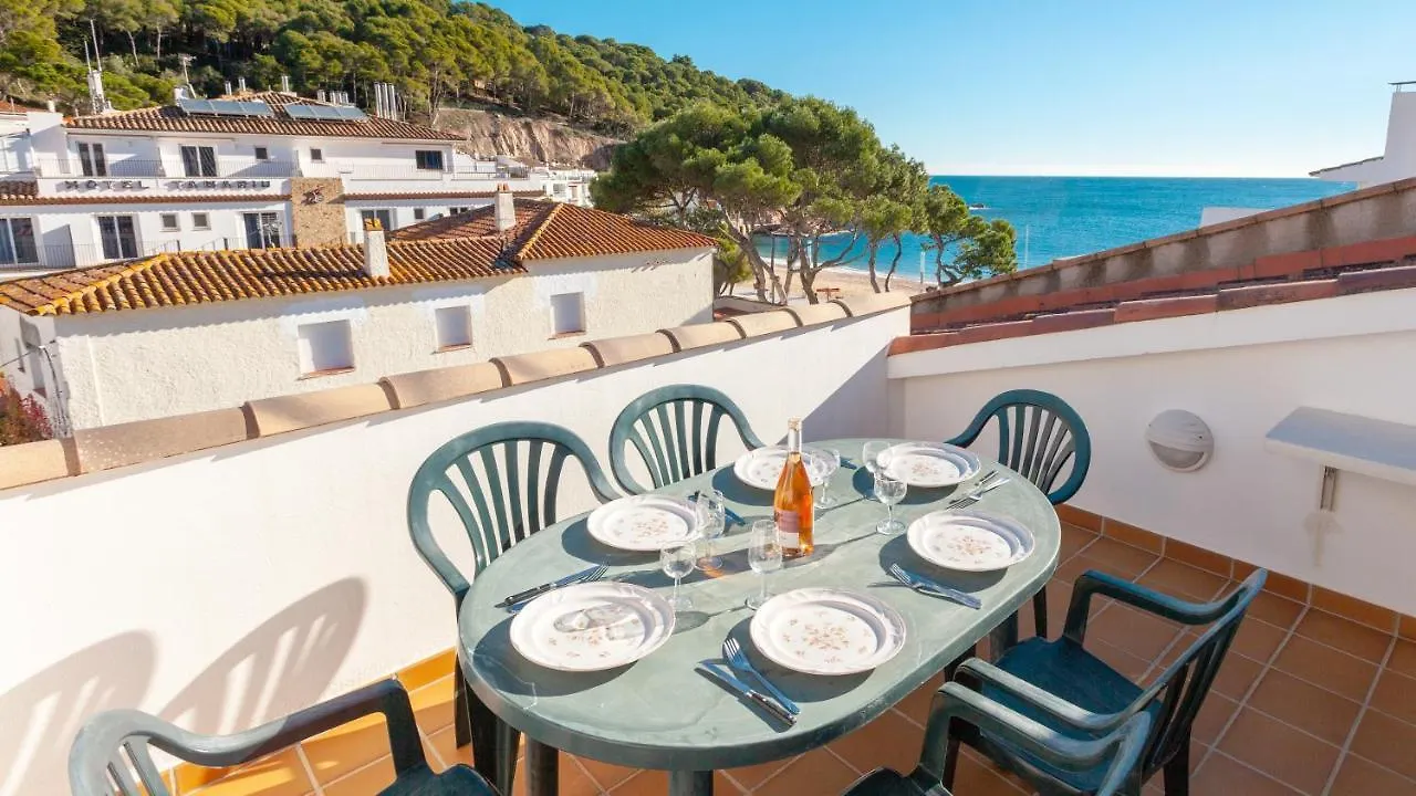 Sali 3 Apartment Tamariu Spain